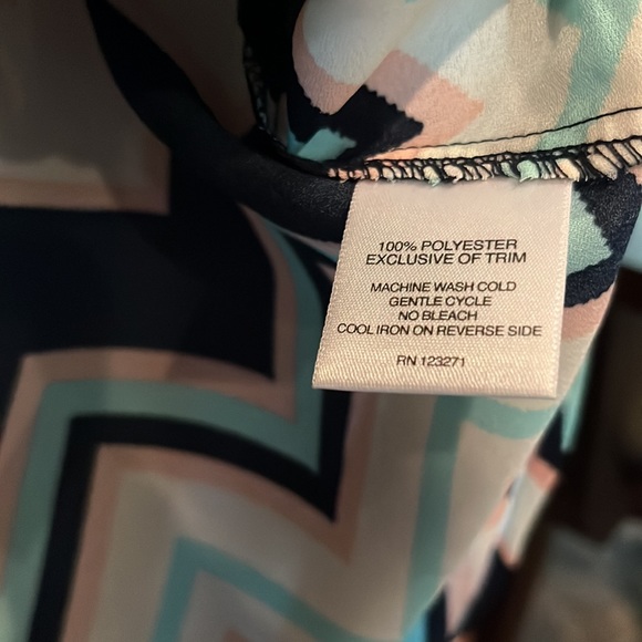 NWT medium long sleeve blouse - Picture 5 of 7